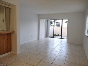 1069 Villa Dr, Unit B103 in La Belle, FL - Foto de edificio - Building Photo