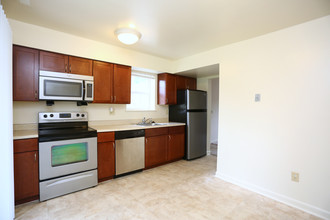 Dunfield Townhomes in Nottingham, MD - Foto de edificio - Interior Photo