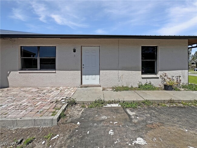 11275 Linda Loma Dr in Ft. Myers, FL - Building Photo - Building Photo