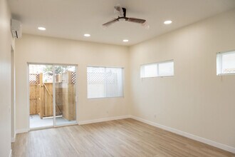 4772 Bancroft St, Unit One Bedroom in San Diego, CA - Building Photo - Building Photo