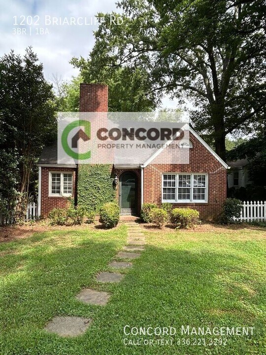 1202 Briarcliff Rd in Greensboro, NC - Building Photo