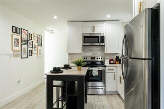1720 SW 11th St in Miami, FL - Building Photo - Building Photo