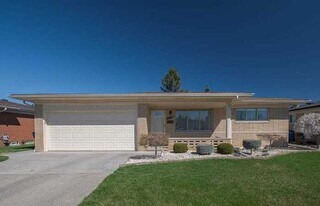 14159 Ivanhoe Dr in Warren, MI - Building Photo