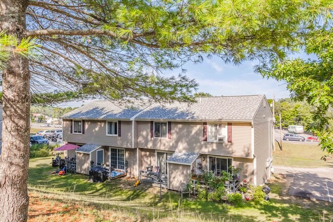 Perkins Place Apartments in Belmont, NH - Building Photo - Building Photo