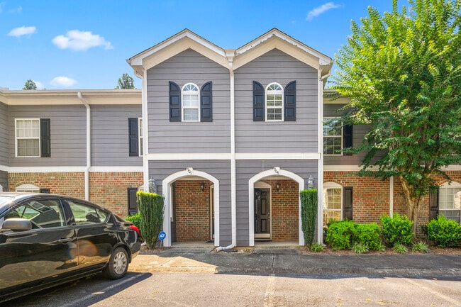 property at 904 Summer Pl NW