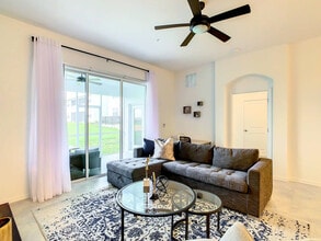 9331 Sommerset Hills Dr in Davenport, FL - Building Photo - Building Photo