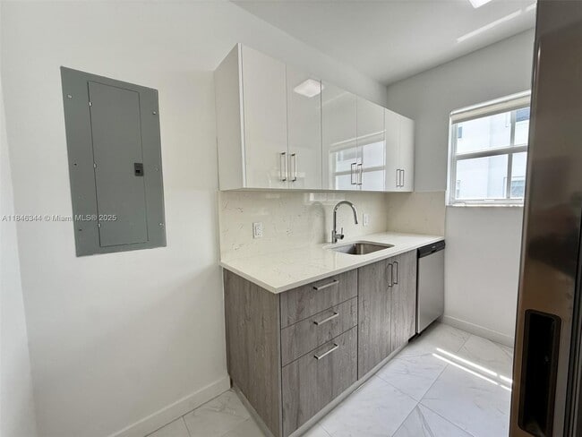 property at 1552 Euclid Ave