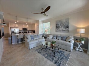14091 Heritage Landing Blvd, Unit 121 in Punta Gorda, FL - Foto de edificio - Building Photo