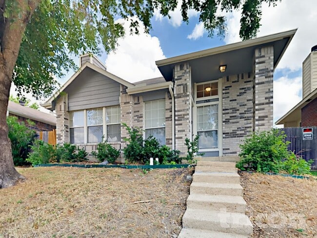 1521 Savannah St in Mesquite, TX - Building Photo - Building Photo