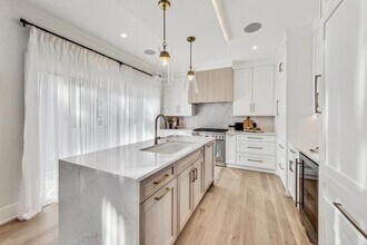 828 E Franklin Ave in Naperville, IL - Building Photo - Building Photo