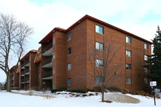 Oak Creek in Buffalo Grove, IL - Foto de edificio - Building Photo