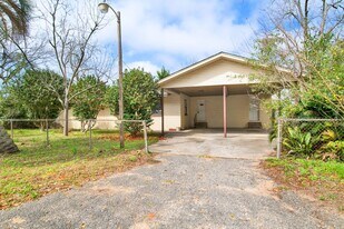 2802 W Gonzalez St in Pensacola, FL - Building Photo