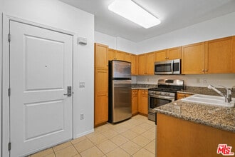 100 S Alameda St in Los Angeles, CA - Building Photo - Building Photo