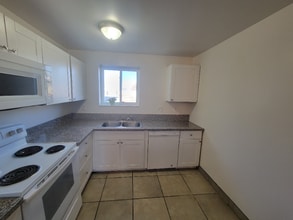 556 W Vine St in Tooele, UT - Building Photo - Building Photo