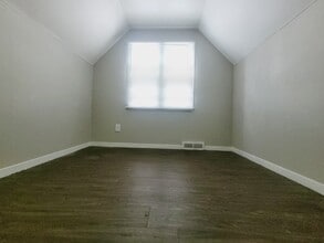 405 N Greenwich St in Grand Island, NE - Building Photo - Building Photo