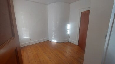 401 N 4th St in Grand Forks, ND - Building Photo - Building Photo