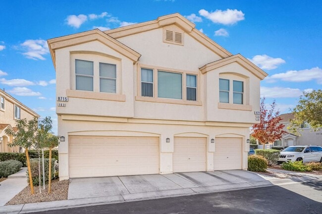 8715 Tomnitz Ave in Las Vegas, NV - Building Photo - Building Photo