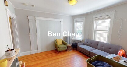 243 Summer St, Unit 1B in Somerville, MA - Foto de edificio - Building Photo