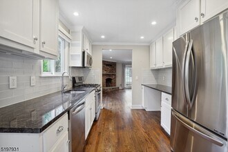 25 Ruthven Pl in Summit, NJ - Building Photo - Building Photo