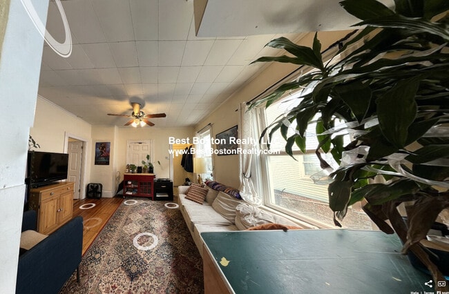 12-14 Hancock St. Unit 1, Unit 1 in Somerville, MA - Foto de edificio - Building Photo