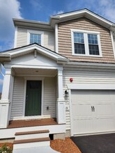 49 Aspen Way in Hopkinton, MA - Building Photo - Building Photo