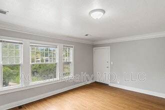 5341 Holmes St in Kansas City, MO - Building Photo - Building Photo