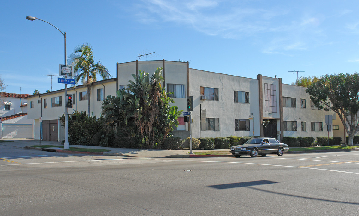 1106 S Fairfax Ave in Los Angeles, CA - Foto de edificio