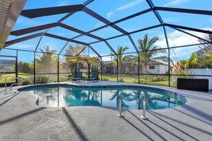 1624 SW 44th Terrace in Cape Coral, FL - Building Photo