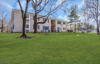 22 Bolton Ct in Franklin Township, NJ - Building Photo - Building Photo