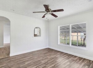 116 Trahan St in Ames, TX - Building Photo - Building Photo