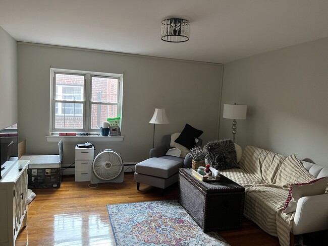 131 Summer St, Unit 1R in Somerville, MA - Building Photo - Building Photo