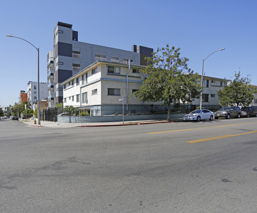 3840 W 7th St in Los Angeles, CA - Foto de edificio
