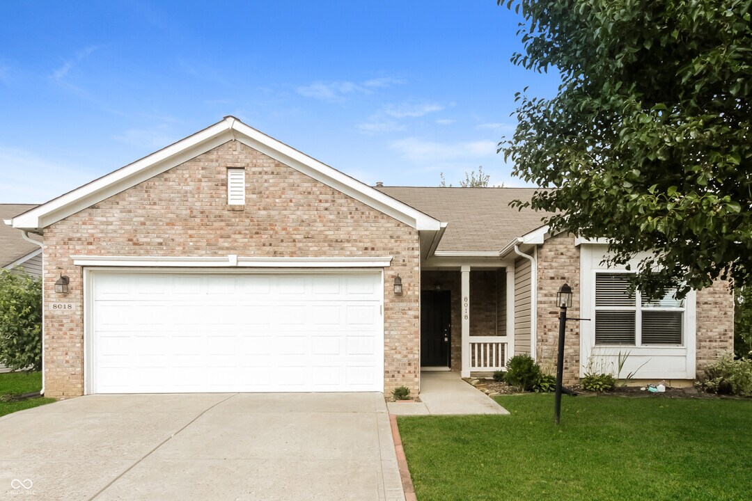 8018 Ithaca Way in Indianapolis, IN - Building Photo