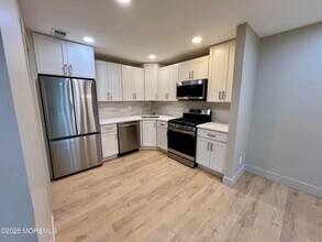 7-1 Seattle Ct in Freehold Township, NJ - Building Photo - Building Photo