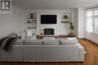 90 Old Forest Hill Rd in Toronto, ON - Building Photo - Building Photo