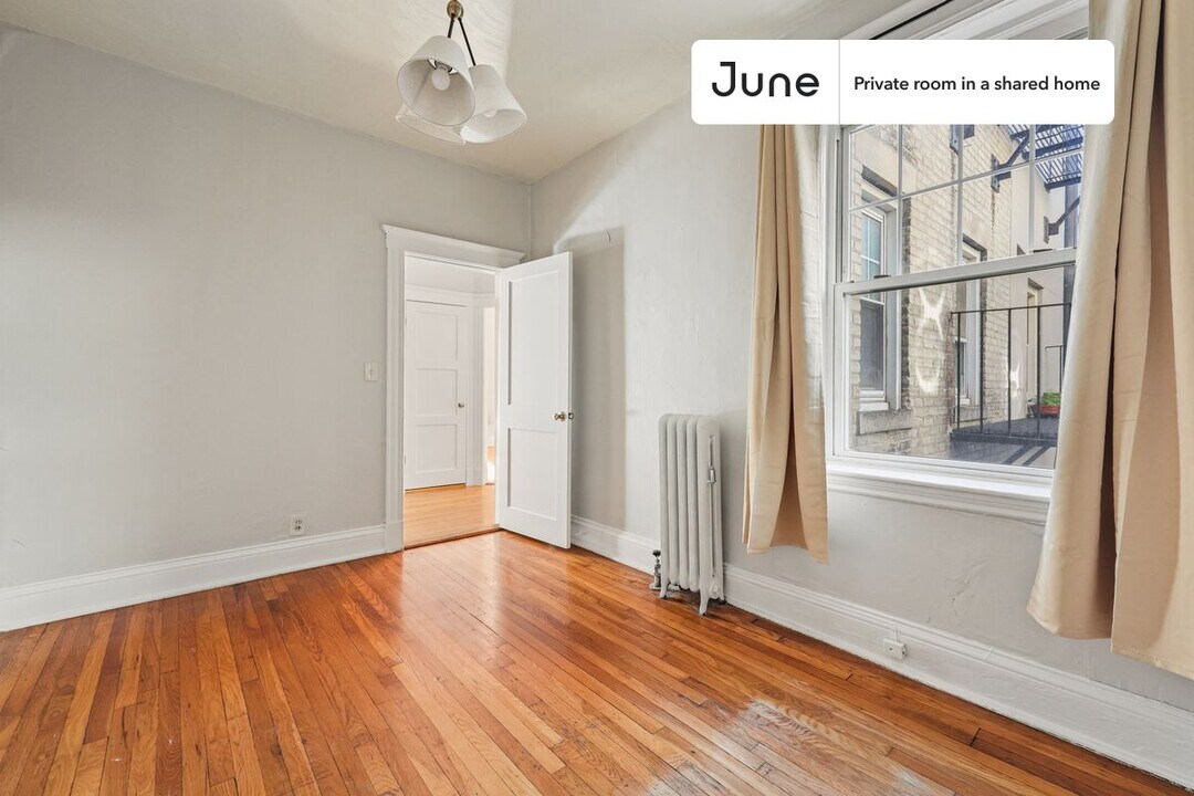 Private bedroom in 3 bed/1 bath Home in Boston, MA - Building Photo