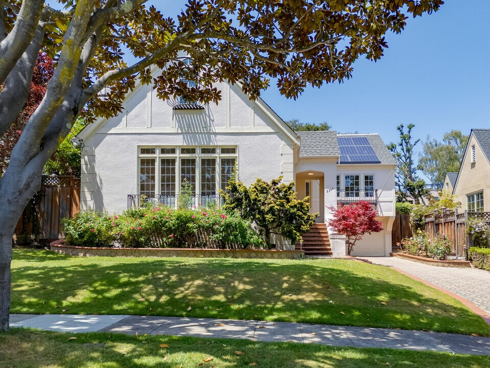 2344 Poppy Dr in Burlingame, CA - Building Photo