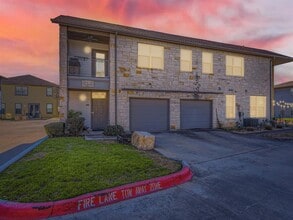 1201 Grove Blvd in Austin, TX - Building Photo - Building Photo