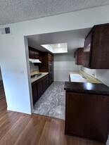 135 N Swall Dr in West Hollywood, CA - Building Photo