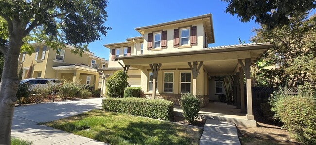 property at 660 W Bonaventure Ave
