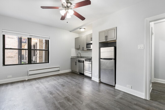 4555 Malden St in Chicago, IL - Building Photo - Building Photo