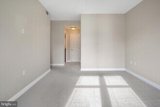 157 Fleet St, Unit 202 in Oxon Hill, MD - Building Photo - Building Photo