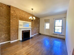 46 W 87th St in New York, NY - Building Photo - Interior Photo