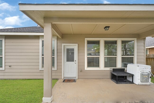 15842 Lost Anchor Way Ln