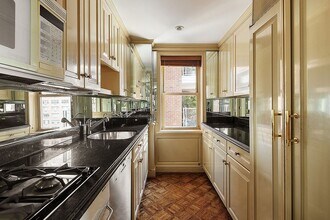 50 Sutton Pl S in New York, NY - Building Photo - Building Photo