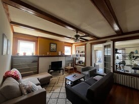 6535 N Bosworth Ave, Unit #3 in Chicago, IL - Building Photo