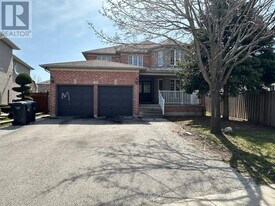 100 Fiddleneck Crescent in Brampton, ON - Building Photo