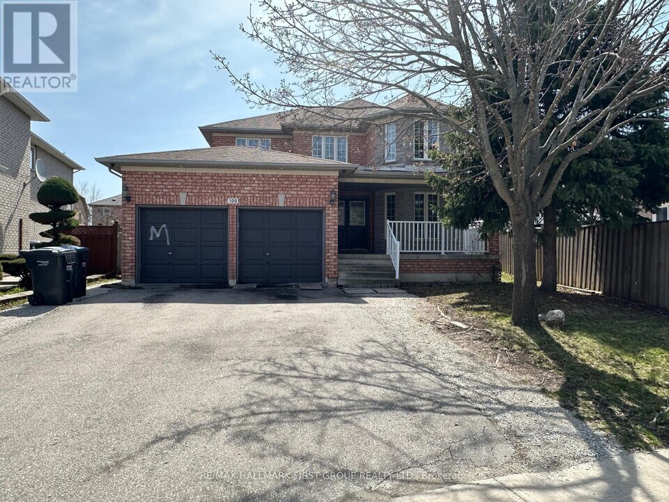 100 Fiddleneck Crescent in Brampton, ON - Building Photo