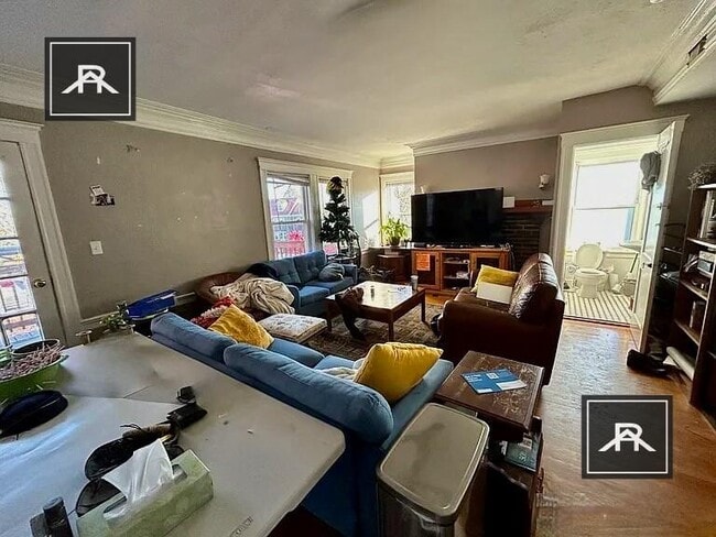237 Commonwealth Ave in Newton, MA - Building Photo - Building Photo
