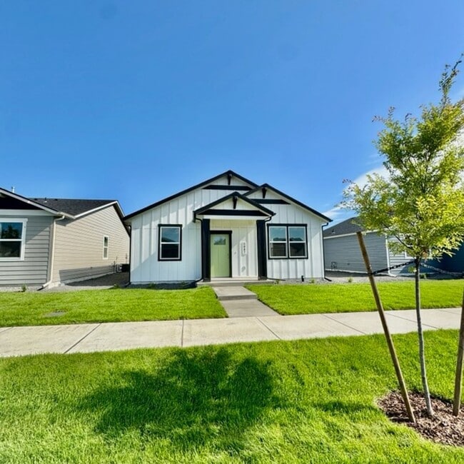 5087 E Norma Ave in Post Falls, ID - Building Photo - Building Photo